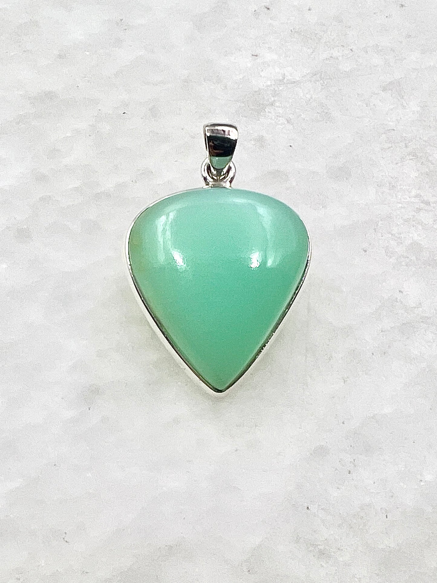 Light Green Crysoprase in 0.925 Silver