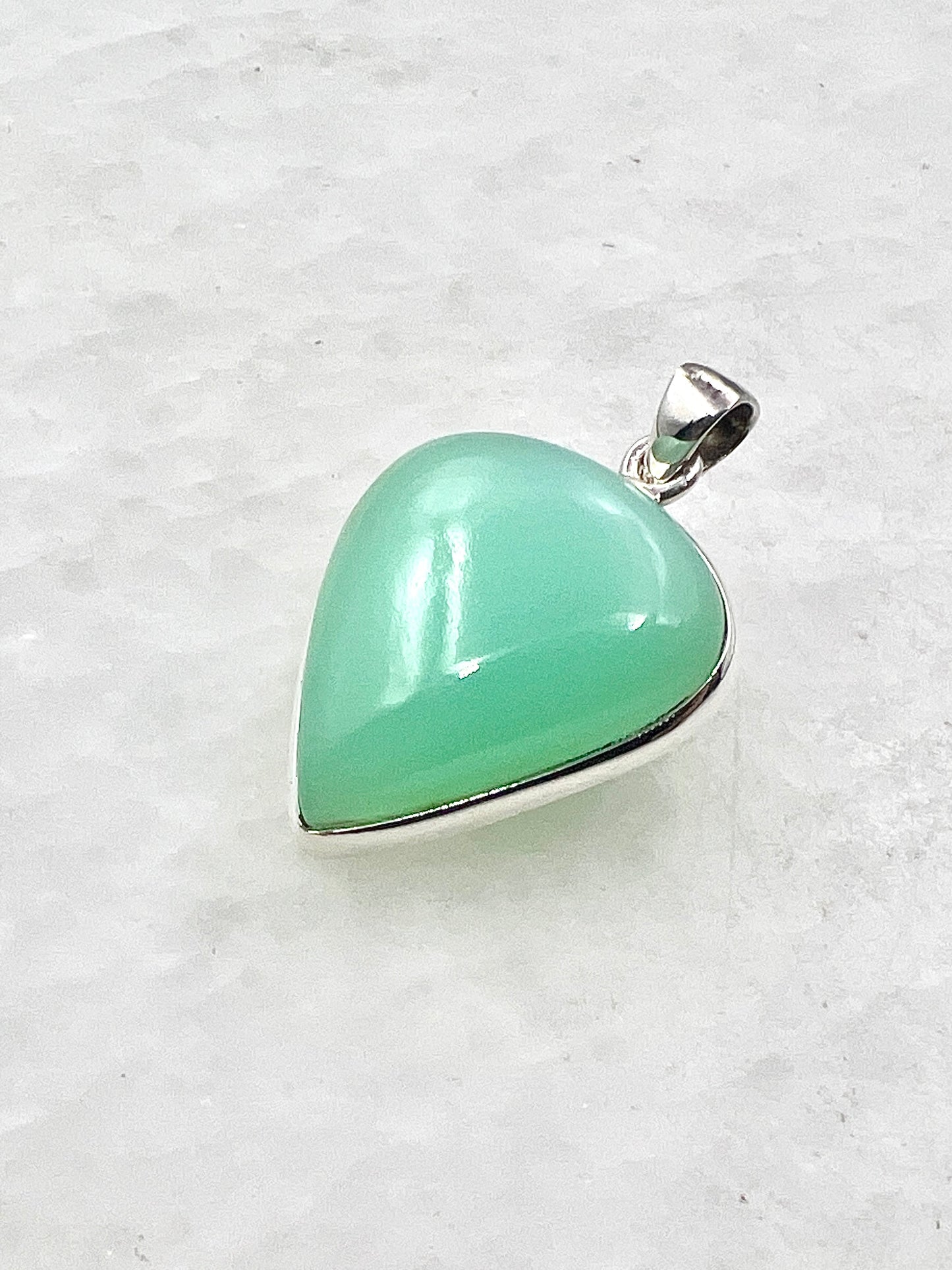Light Green Crysoprase in 0.925 Silver