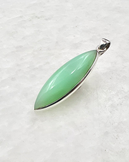 Light Green Crysoprase in 0.925 Silver