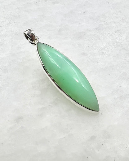 Light Green Crysoprase in 0.925 Silver