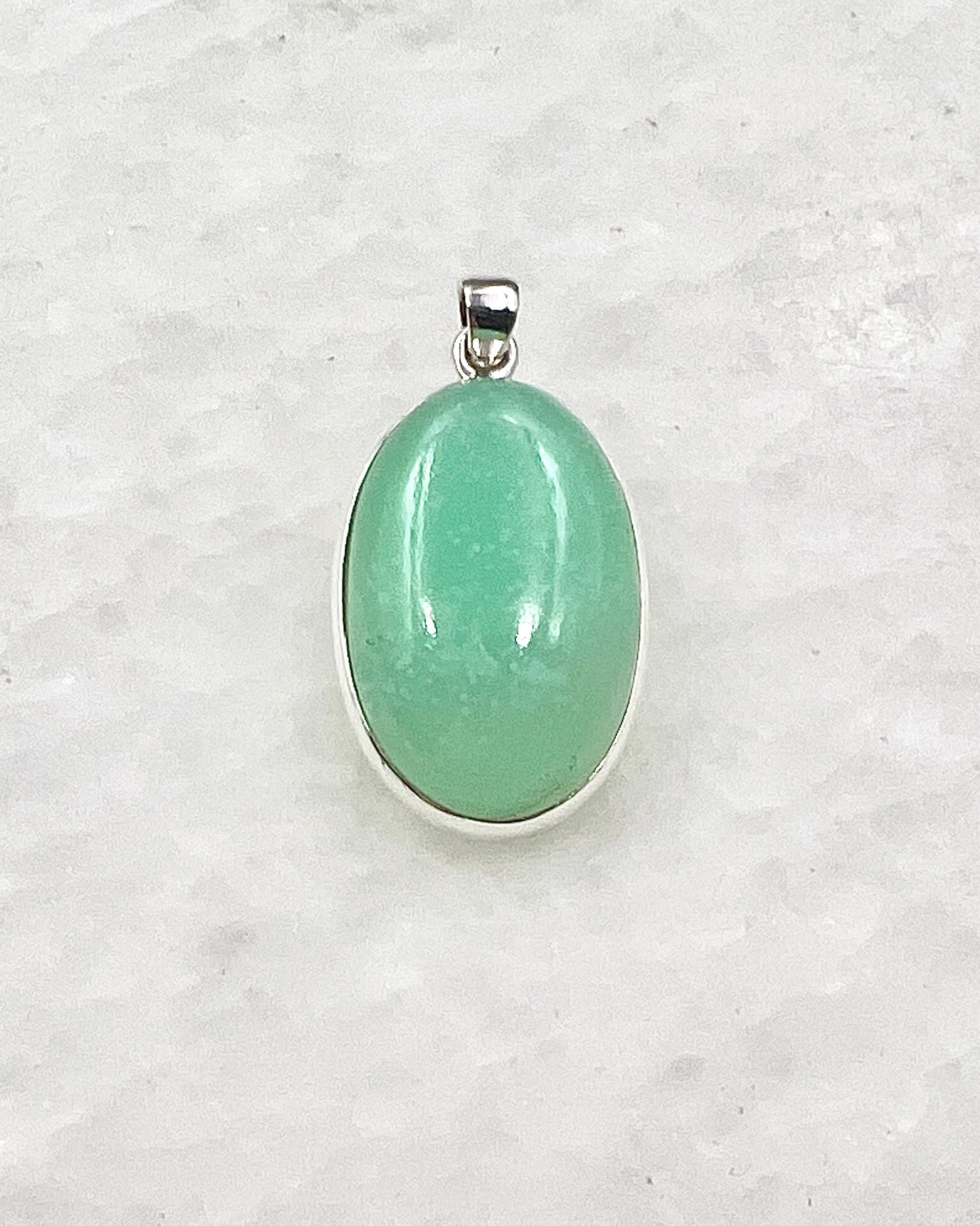 Light Green Crysoprase in 0.925 Silver
