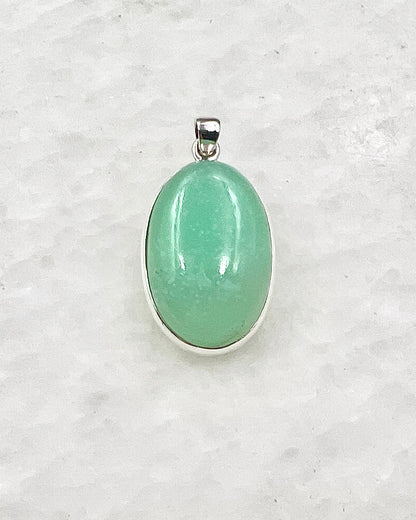 Light Green Crysoprase in 0.925 Silver