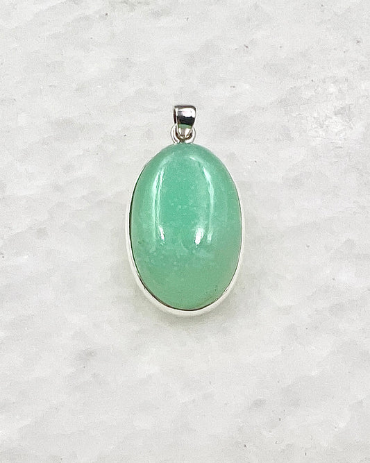 Light Green Crysoprase in 0.925 Silver