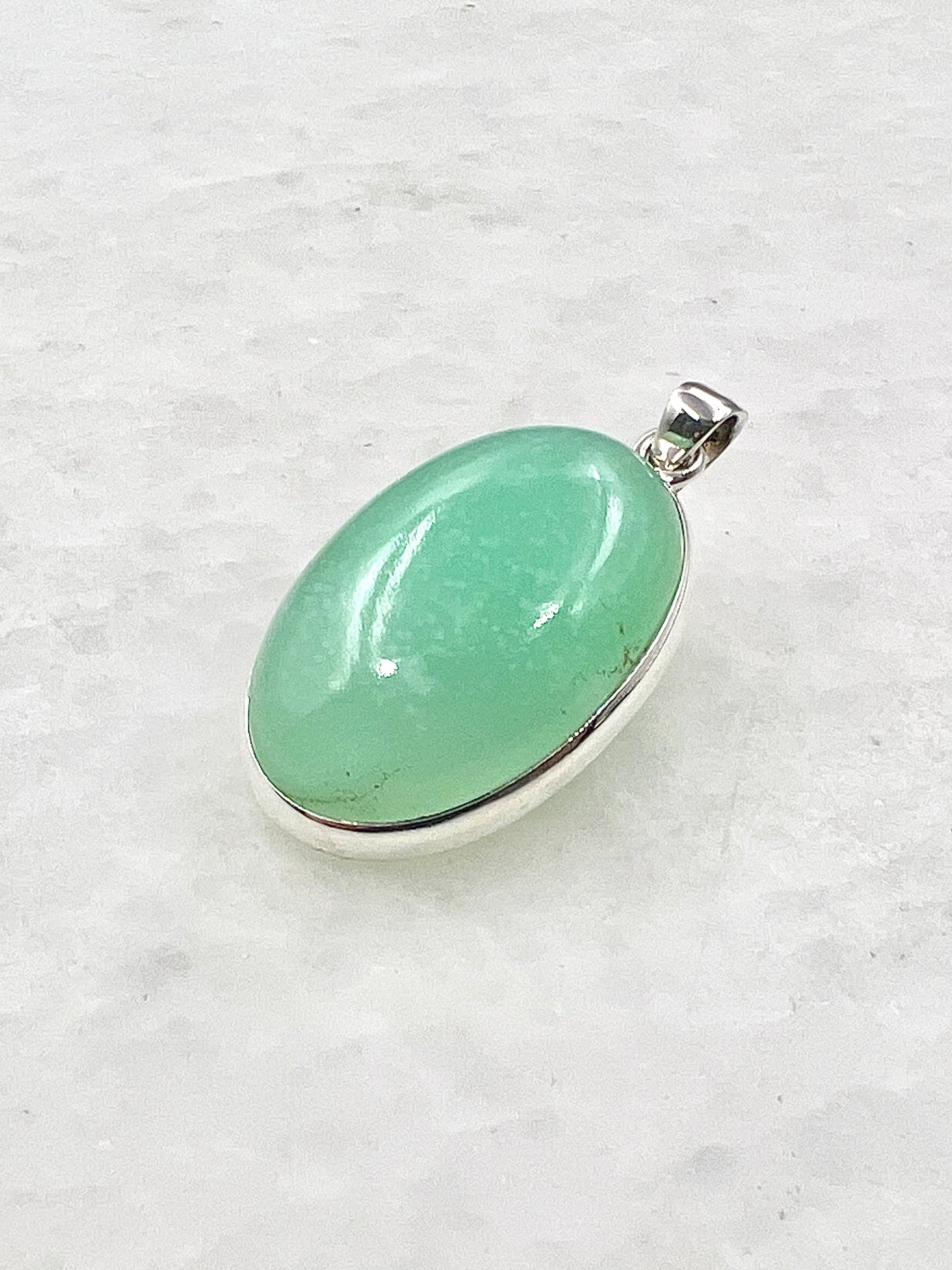 Light Green Crysoprase in 0.925 Silver
