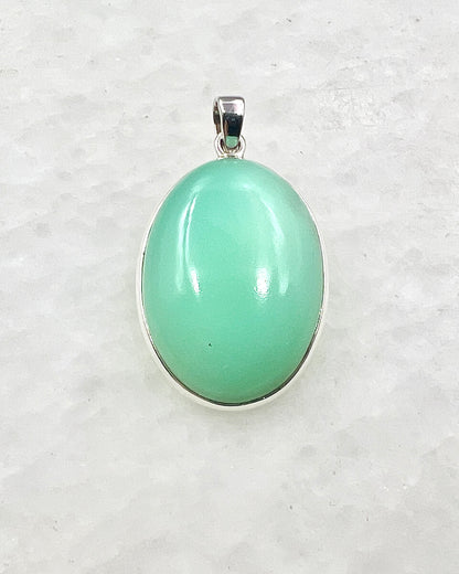 Light Green Crysoprase in 0.925 Silver