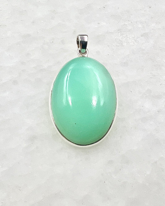Light Green Crysoprase in 0.925 Silver