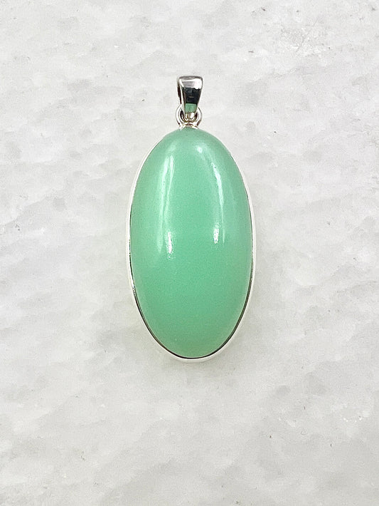 Light Green Crysoprase in 0.925 Silver