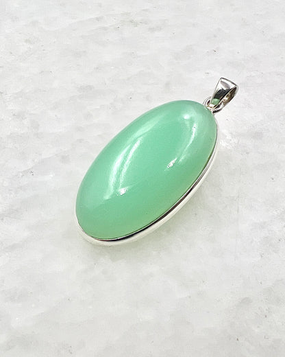 Light Green Crysoprase in 0.925 Silver