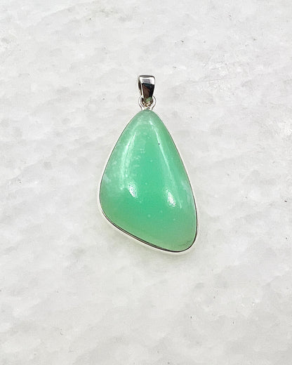 Light Green Crysoprase in 0.925 Silver