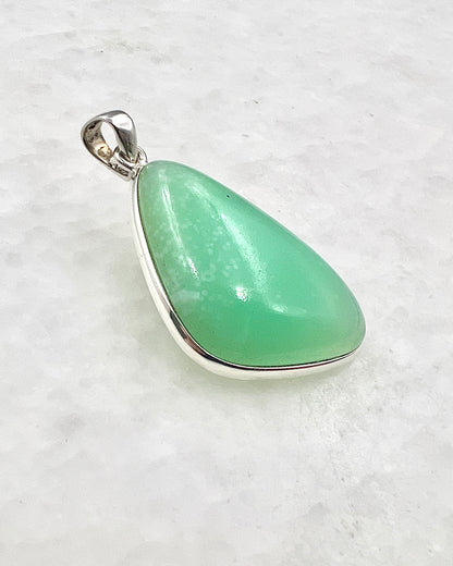 Light Green Crysoprase in 0.925 Silver