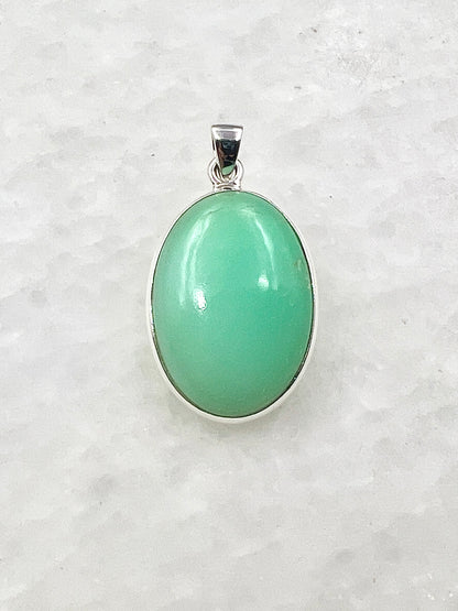 Light Green Crysoprase in 0.925 Silver