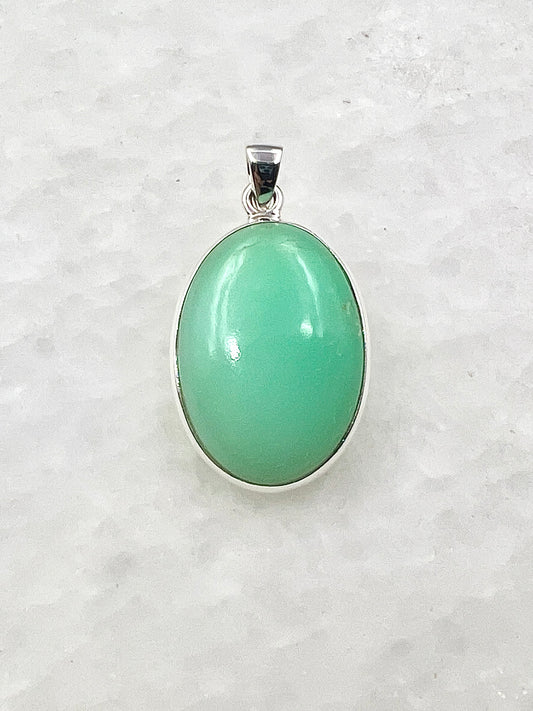 Light Green Crysoprase in 0.925 Silver