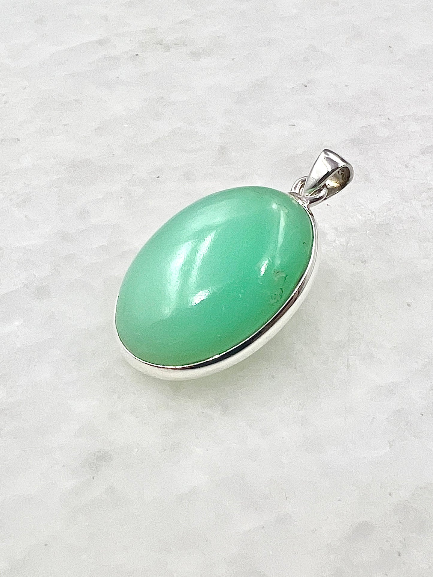 Light Green Crysoprase in 0.925 Silver