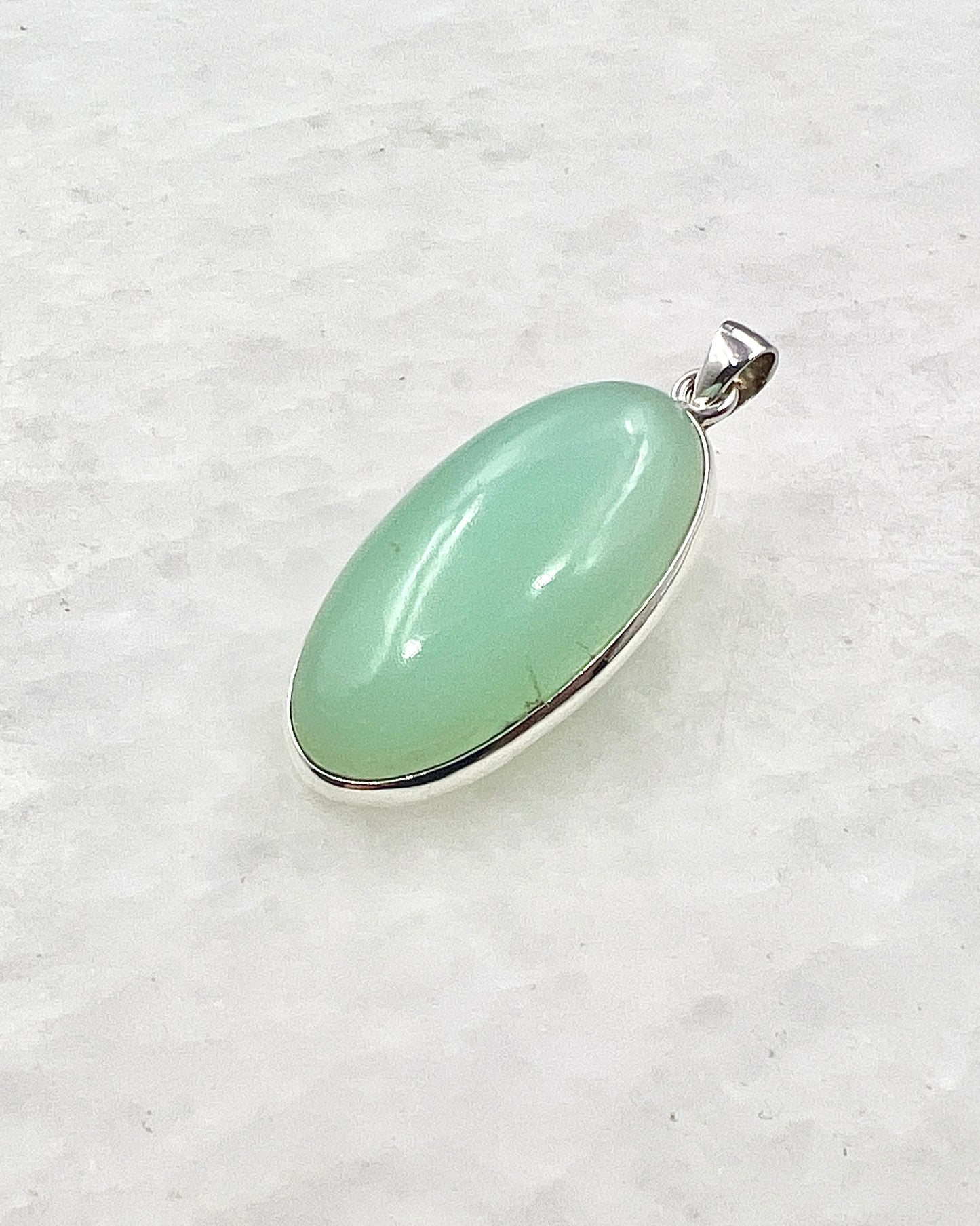 Light Green Crysoprase in 0.925 Silver