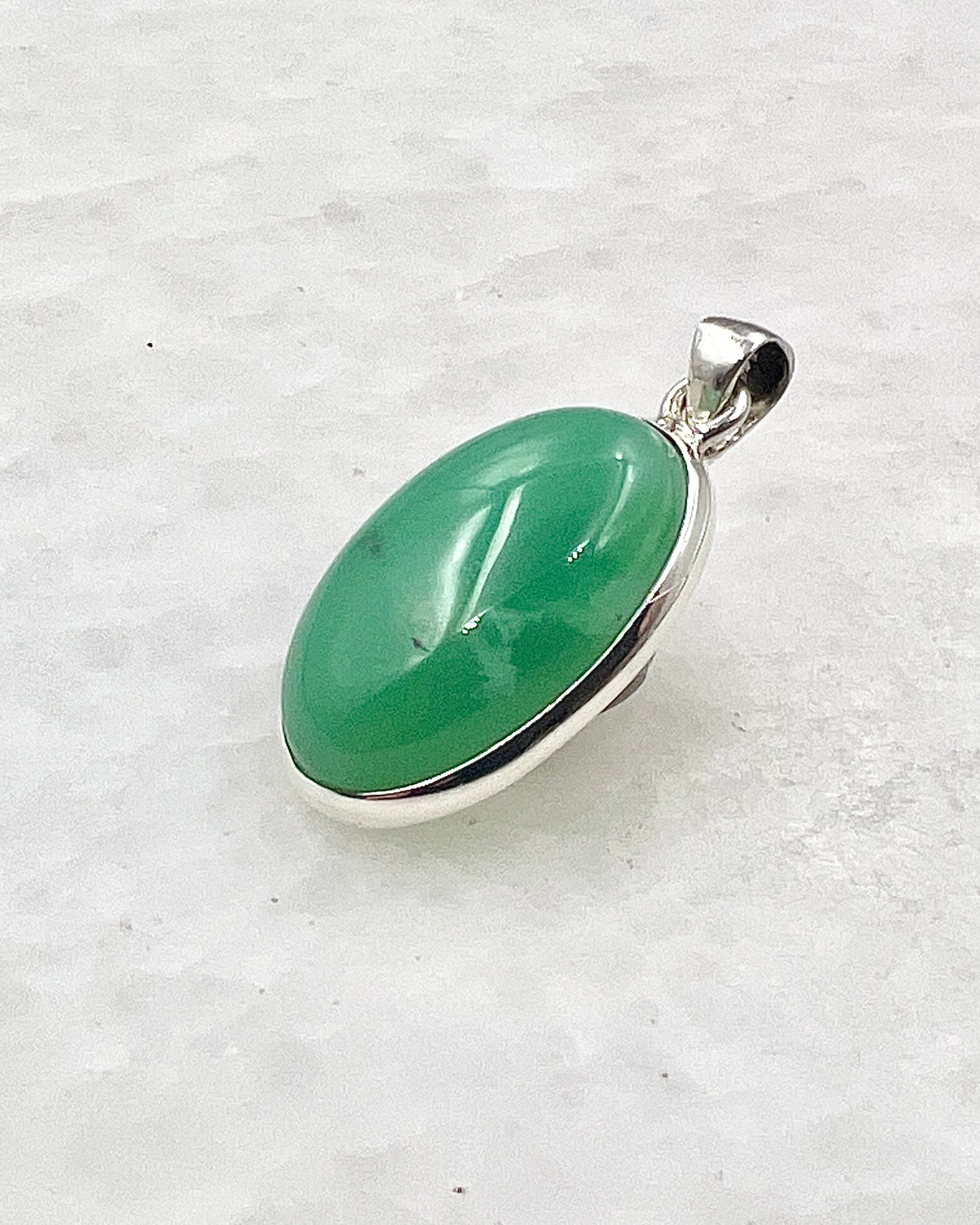 Dark Green Crysoprase in 0.925 Silver
