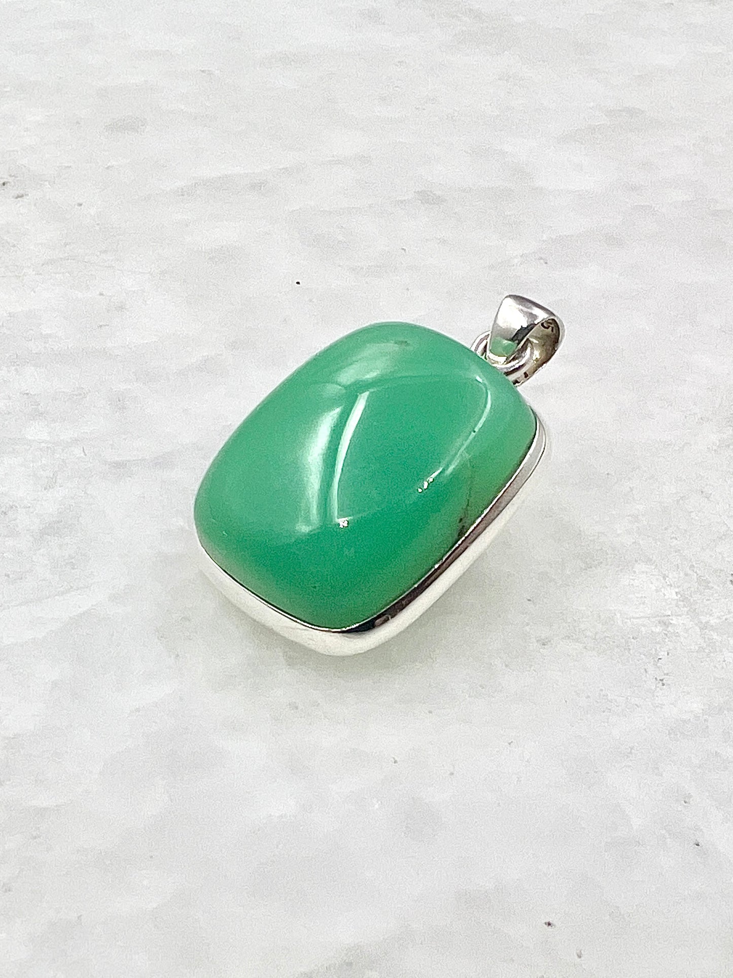 Dark Green Crysoprase in 0.925 Silver