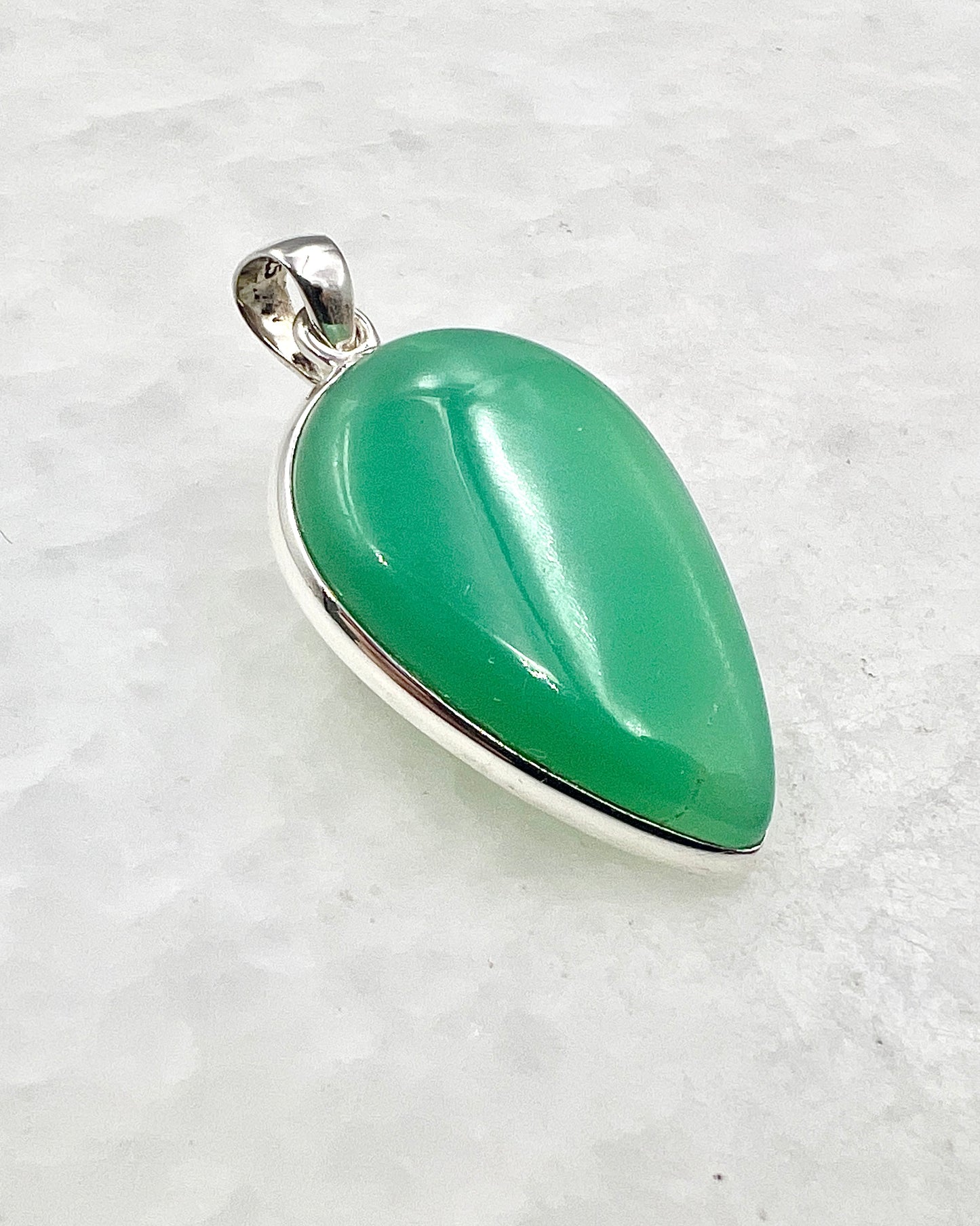 Dark Green Crysoprase in 0.925 Silver