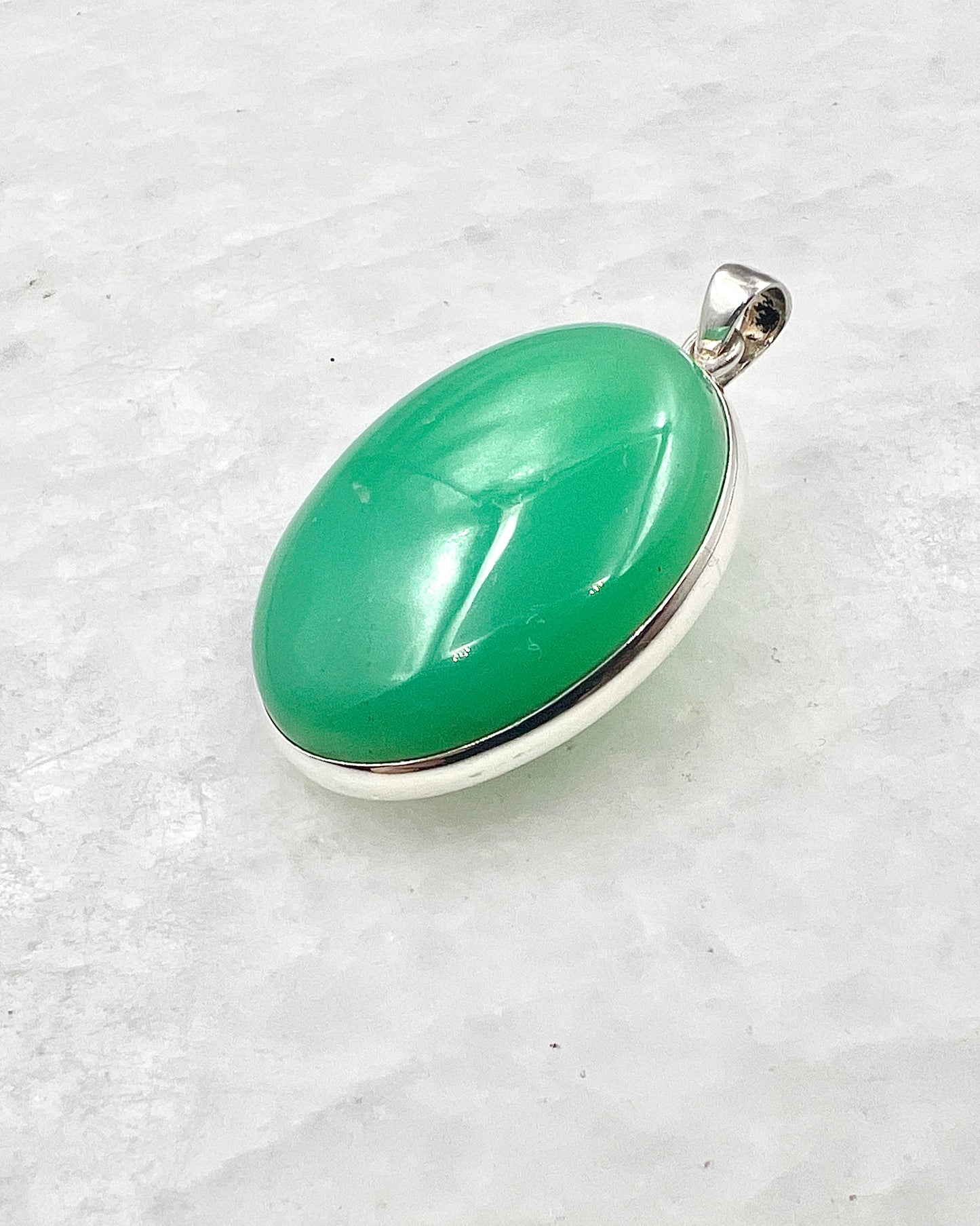Dark Green Crysoprase in 0.925 Silver