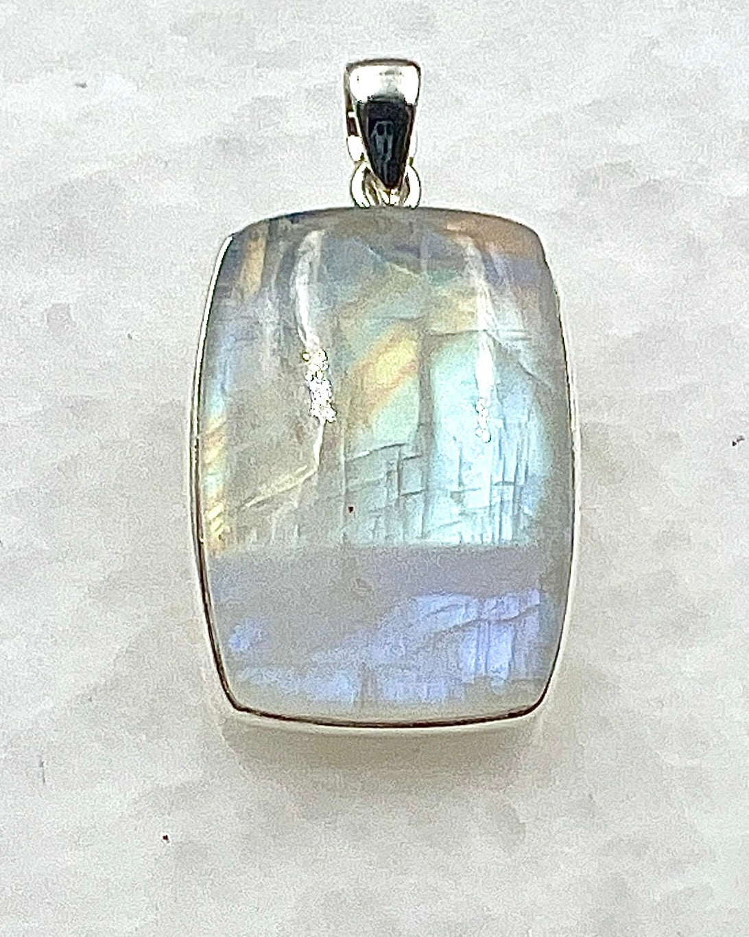 Rainbow Moonstone in 0.925 Silver