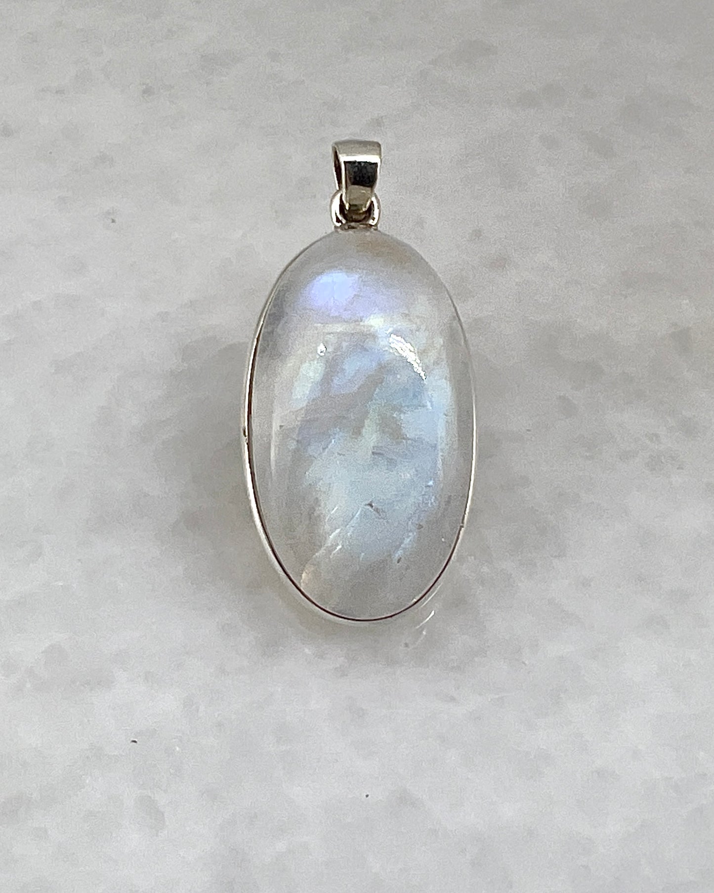 Rainbow Moonstone in 0.925 Silver