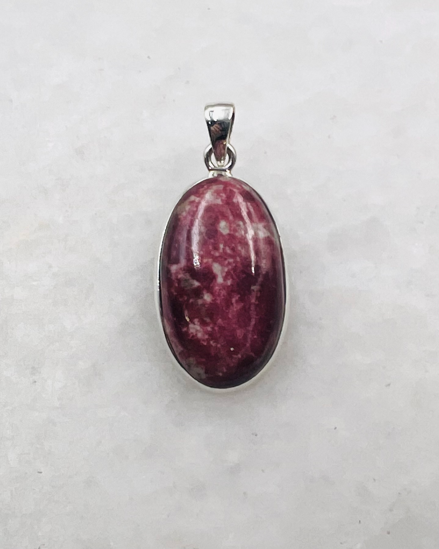 Thulite in 0.925 Silver