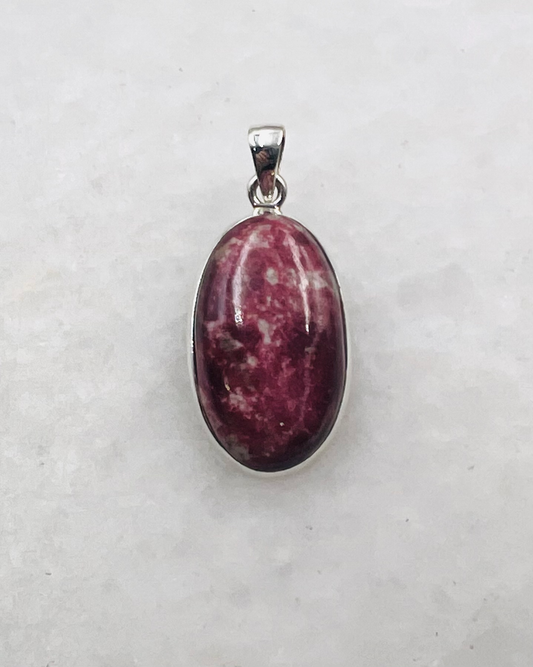 Thulite in 0.925 Silver