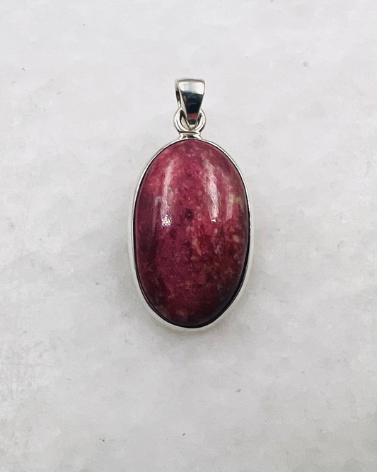 Thulite in 0.925 Silver