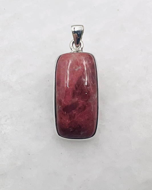 Thulite in 0.925 Silver