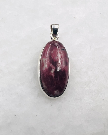 Thulite in 0.925 Silver