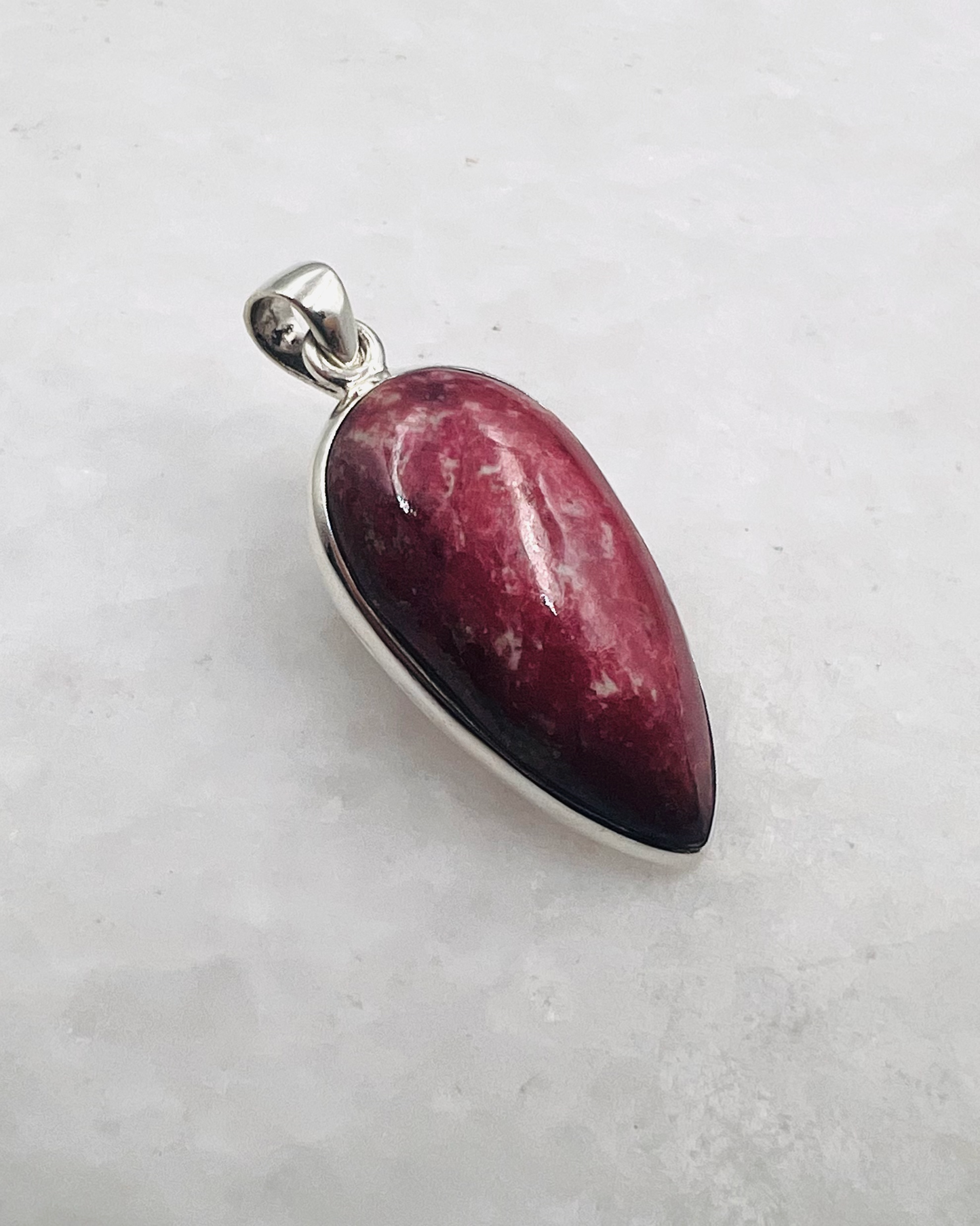 Thulite in 0.925 Silver