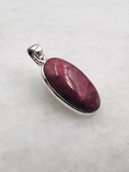 Thulite in 0.925 Silver