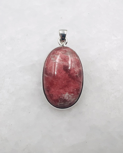 Thulite in 0.925 Silver