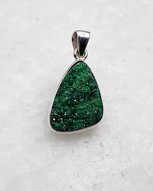 Uvarovite Drusy in 0.925 Silver