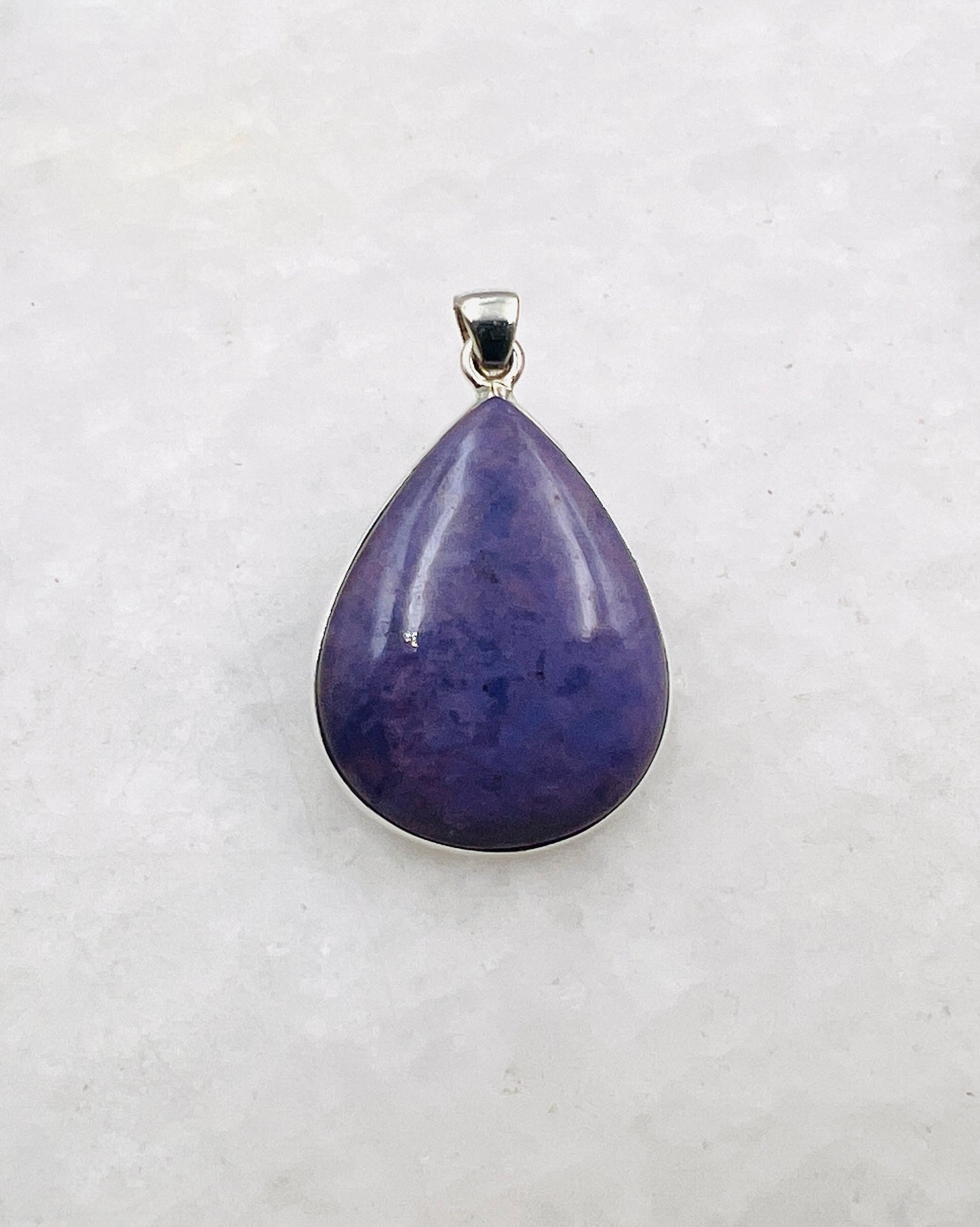 Lavender Jade in 0.925 Silver