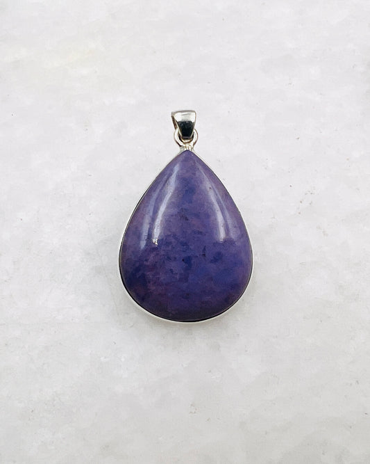 Lavender Jade in 0.925 Silver