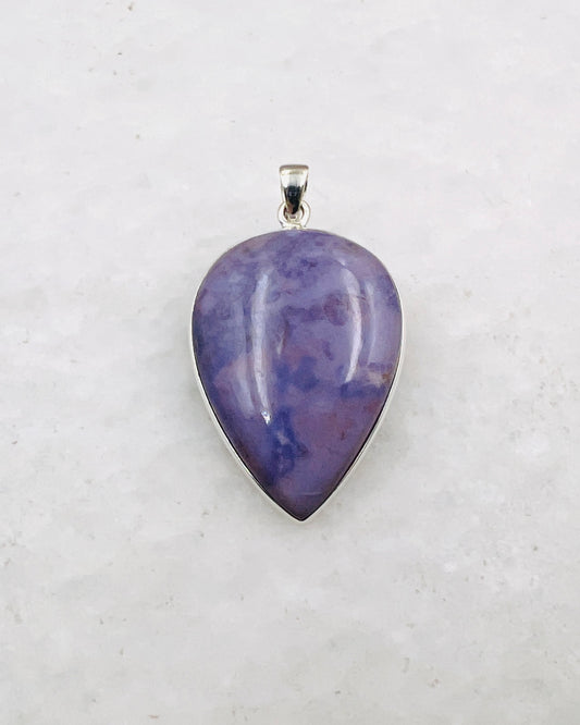 Lavender Jade in 0.925 Silver