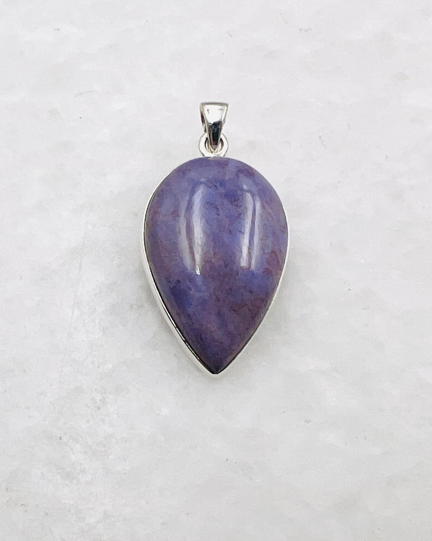 Lavender Jade in 0.925 Silver