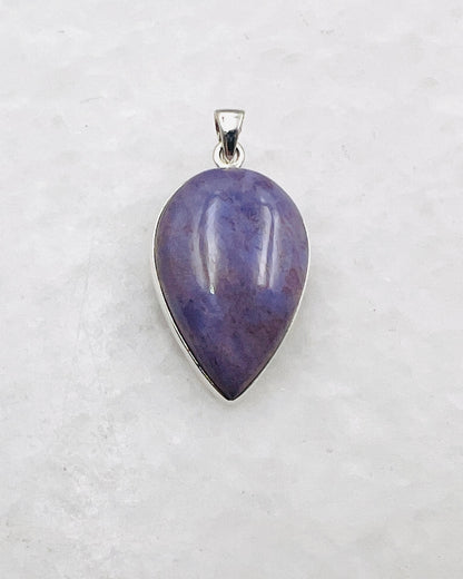 Lavender Jade in 0.925 Silver