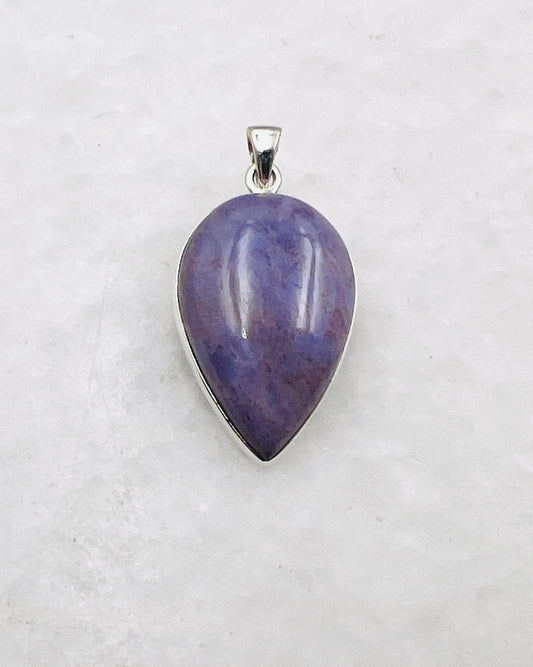 Lavender Jade in 0.925 Silver