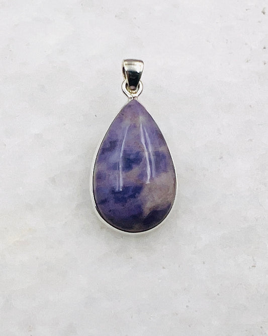 Lavender Jade in 0.925 Silver