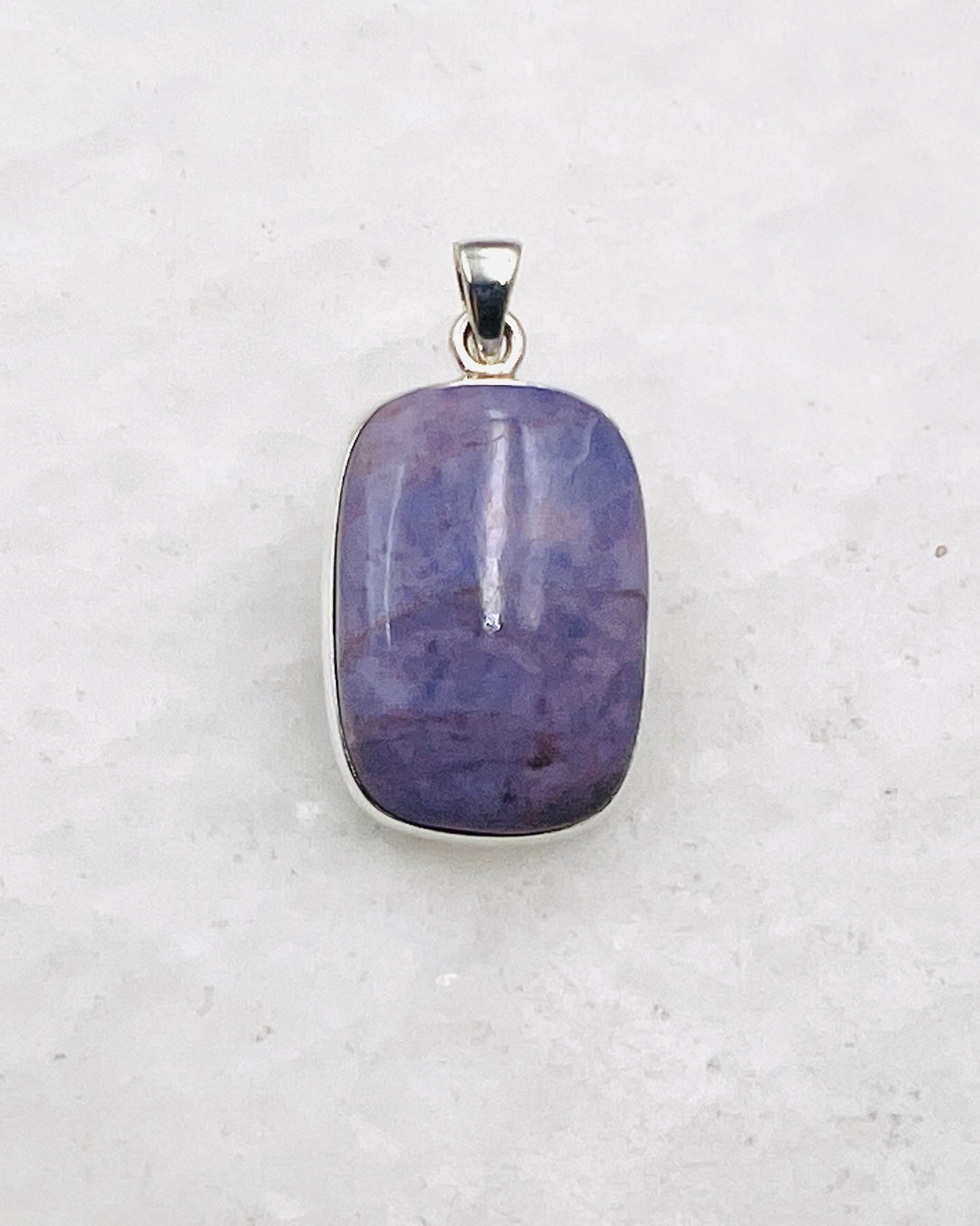 Lavendelfarbener Jade in 925er Silber