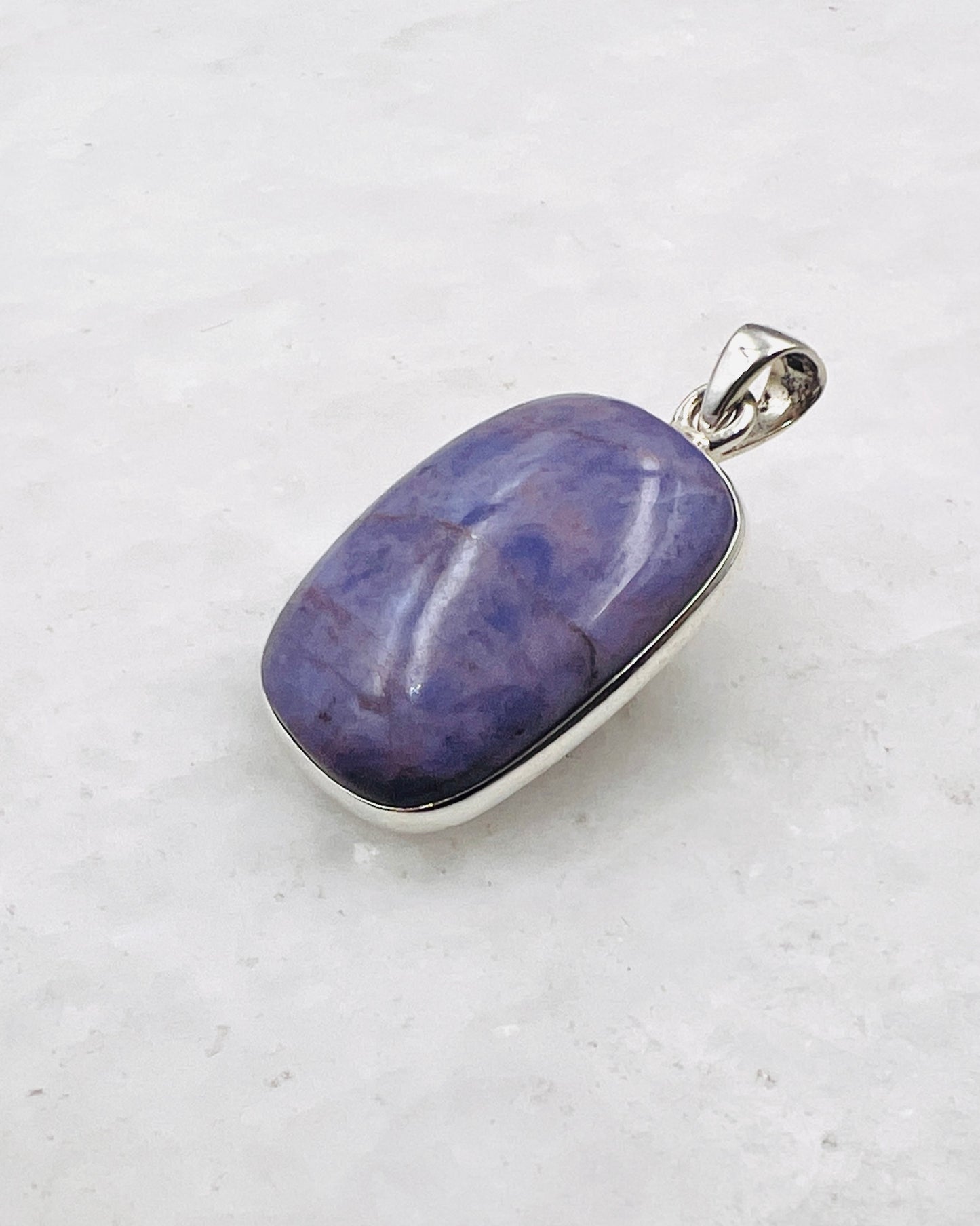 Lavendelfarbener Jade in 925er Silber