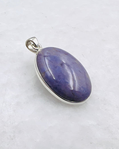 Lavendelfarbener Jade in 925er Silber