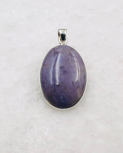Lavendelfarbener Jade in 925er Silber