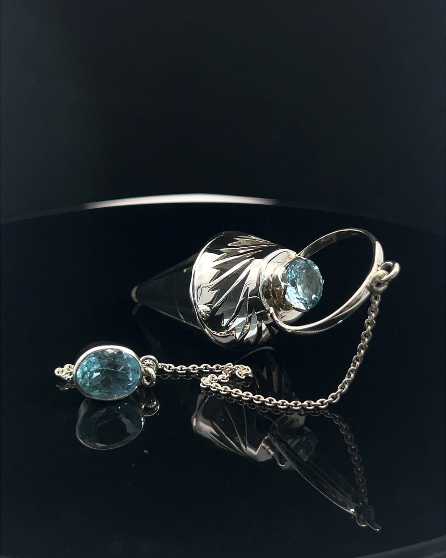 Vogel Cut Crystal Point w/ Facetted Blue Topaz in Fancy .925 Silver Setting w/ Cutwork Design as a Pendulum (Copy)