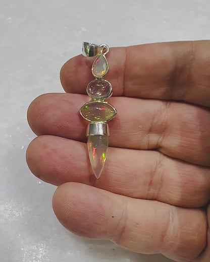 Ethiopen Opal Drop, with Facetted an Cabachon Opal as a Combi